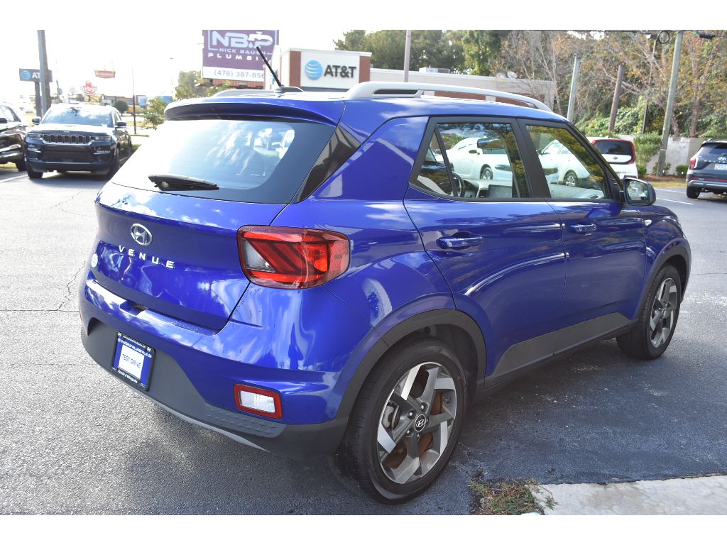 2023 Hyundai Venue SEL photo 3