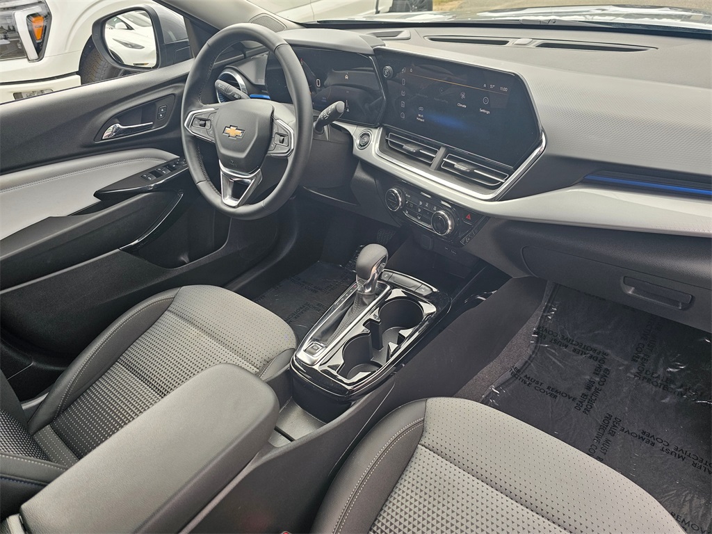 2024 Chevrolet Trax LT photo 11