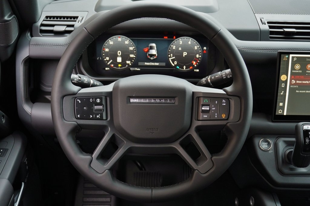 2025 Land Rover Defender 110 X-Dynamic SE photo 16