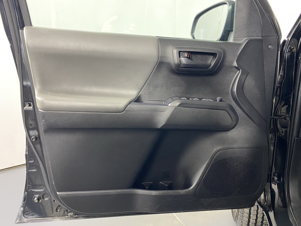 2023 Toyota Tacoma SR5 photo 20