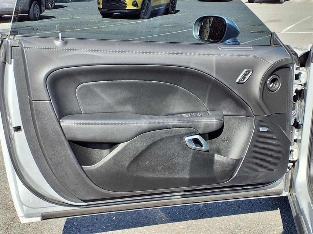 2023 Dodge Challenger GT photo 2