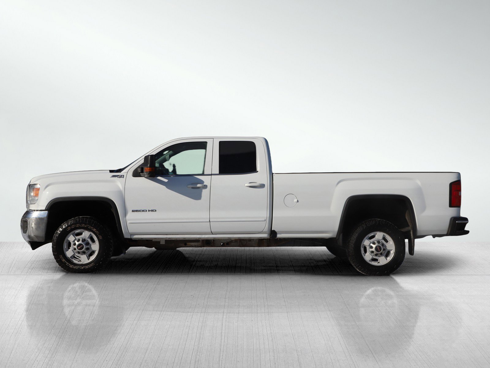 Used 2019 GMC Sierra 2500HD SLE with VIN 2GT22PEG8K1182314 for sale in Wayzata, Minnesota