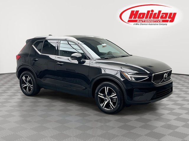 2025 Volvo XC40 Core