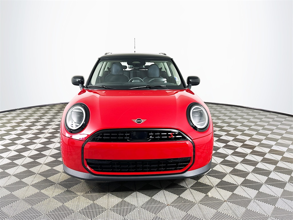 2025 Mini Cooper 2 Door Hardtop Signature photo 2
