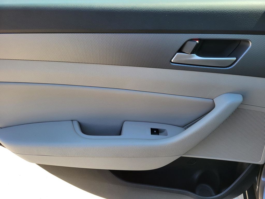 2018 Hyundai Sonata SEL photo 8