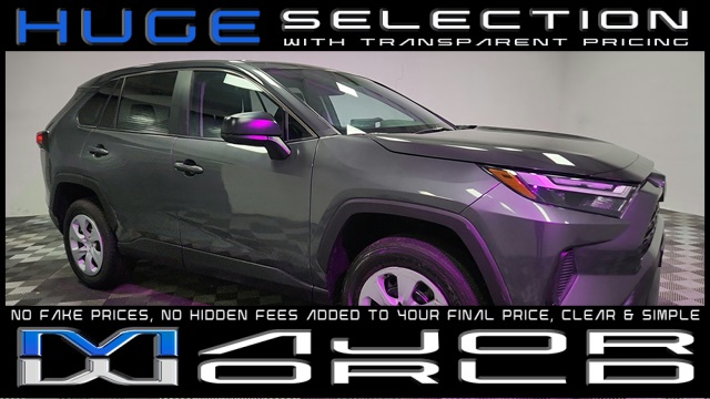 2024 Toyota RAV4 LE's photo