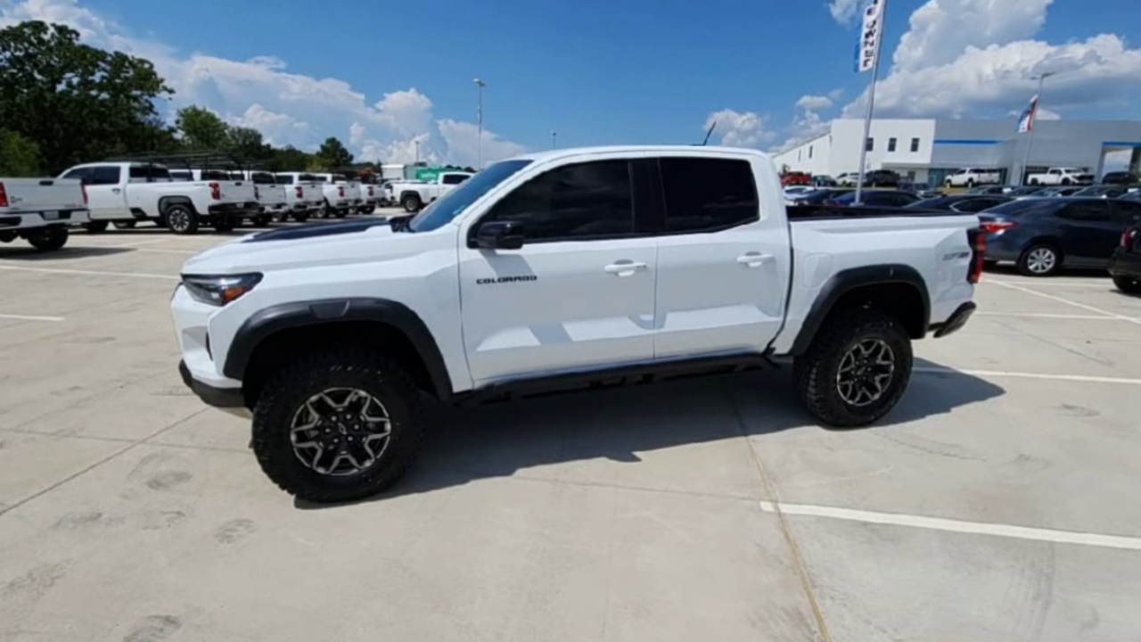 2024 Chevrolet Colorado ZR2 photo 30