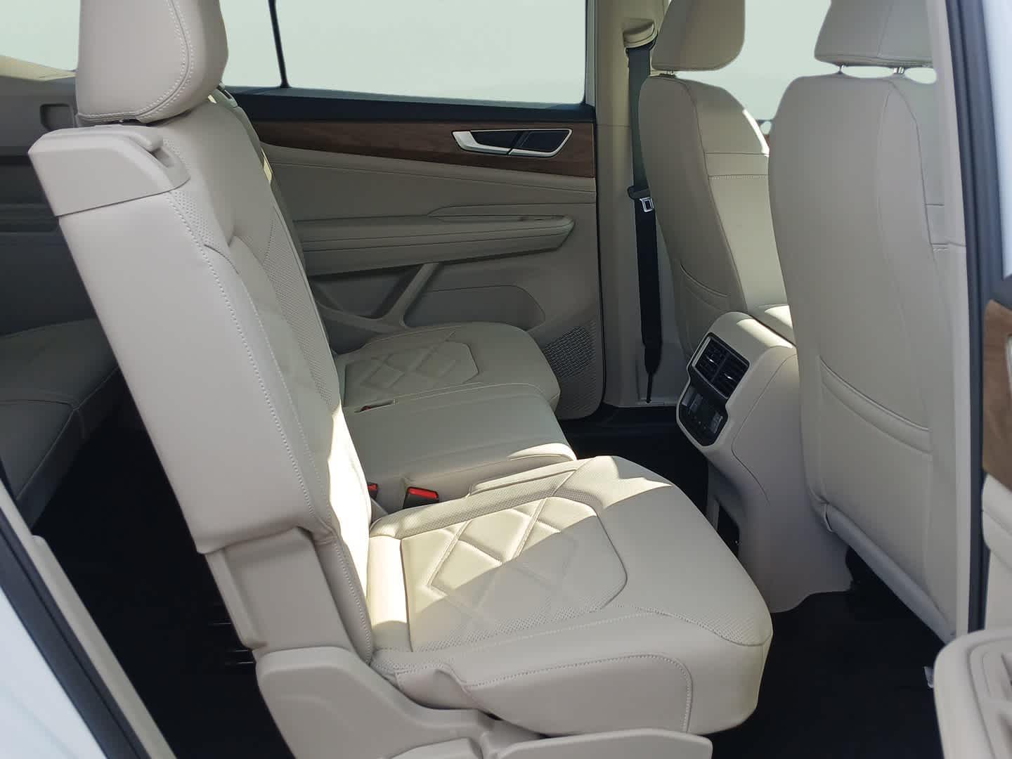 2026 Volkswagen Atlas SE photo 30