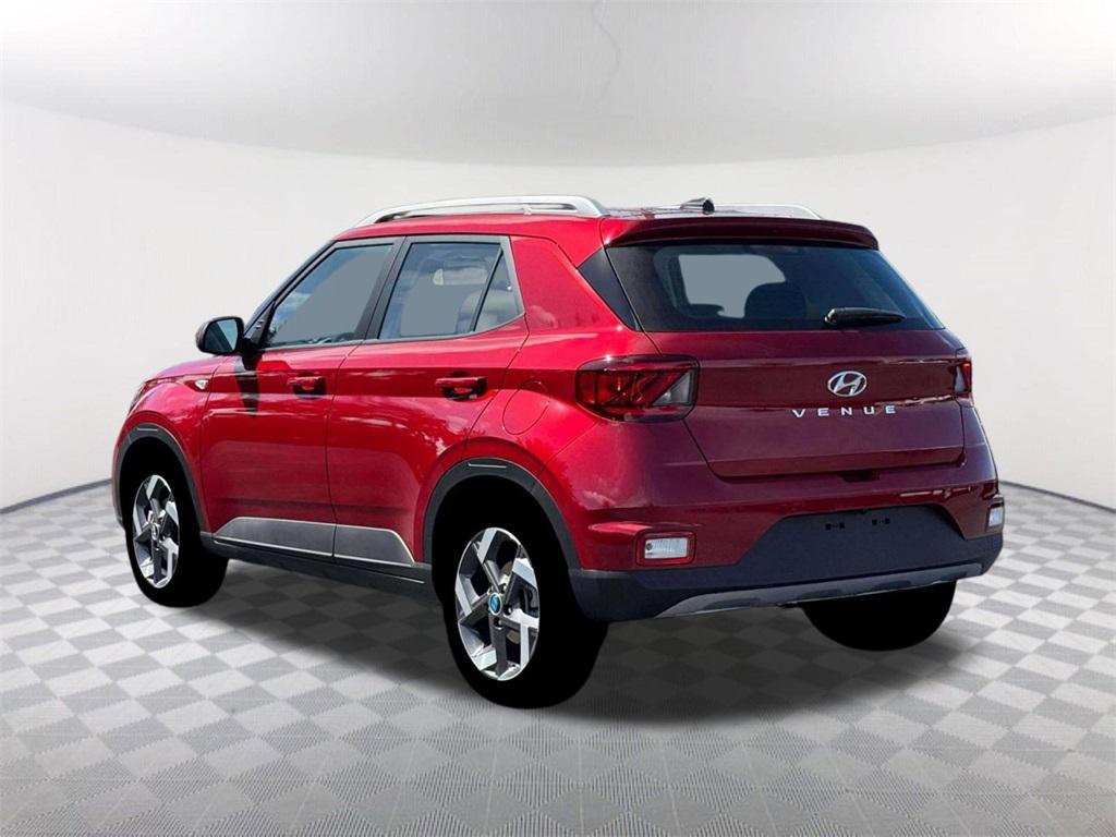 2026 Hyundai Venue SEL photo 3