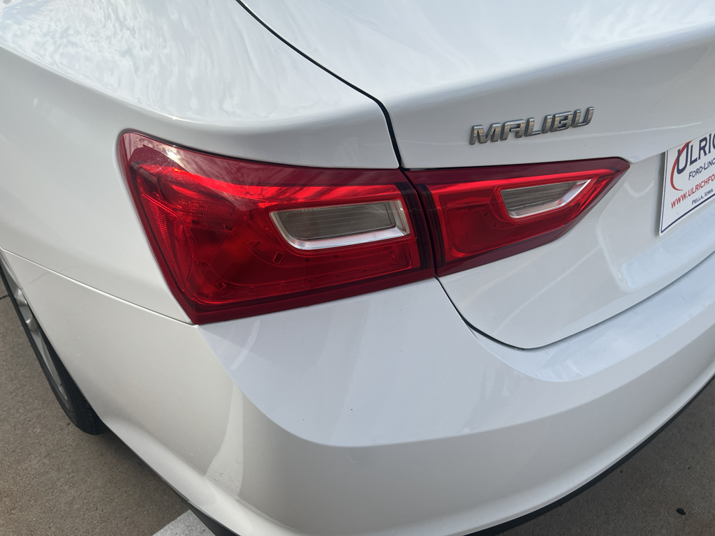 2018 Chevrolet Malibu 1LT photo 11
