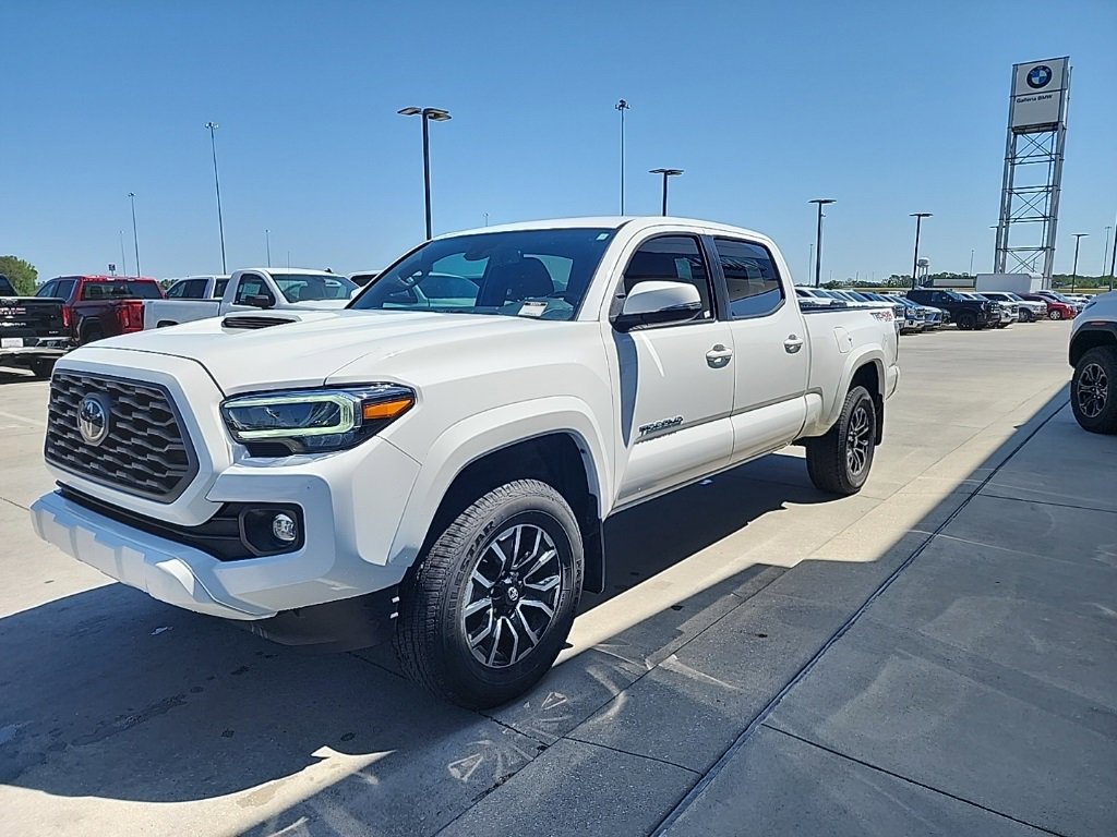 2023 Toyota Tacoma SR5 photo 3