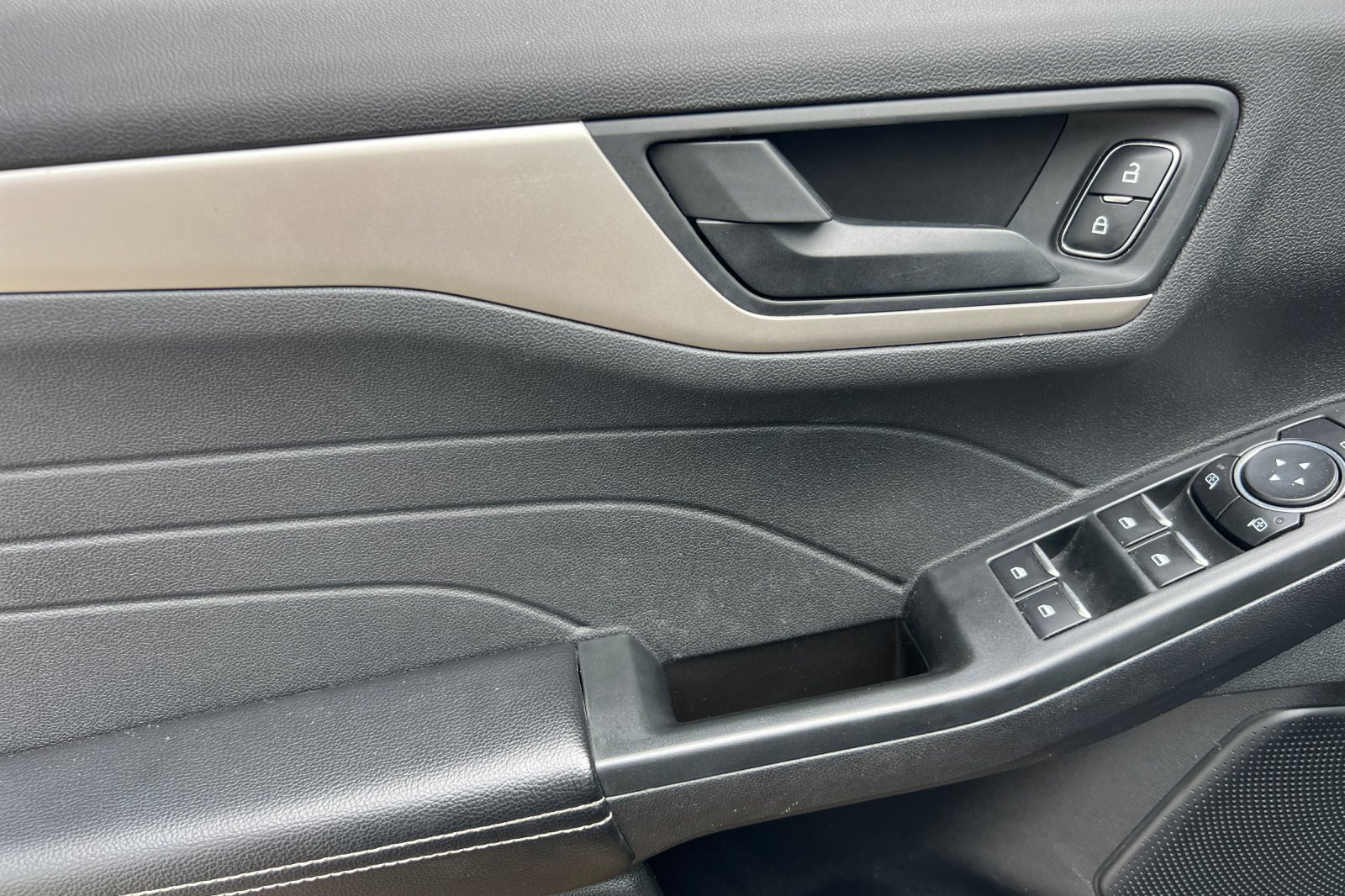 2022 Ford Escape SE photo 6