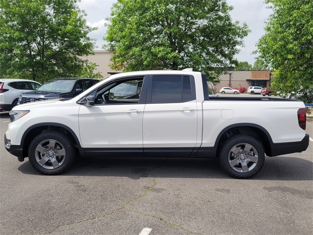 2025 Honda Ridgeline TrailSport photo 2
