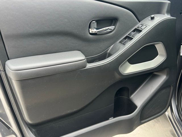 2022 Nissan Frontier SV photo 21