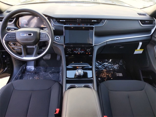 2025 Jeep Grand Cherokee Laredo photo 17