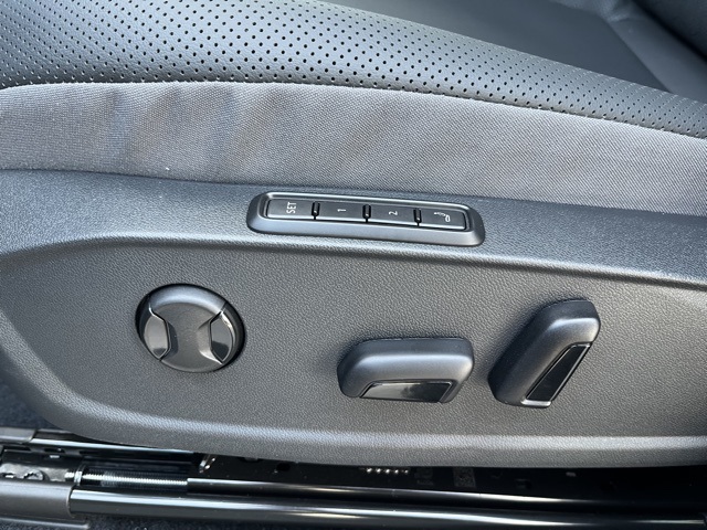2025 Volkswagen ID.4 Pro Plus photo 30