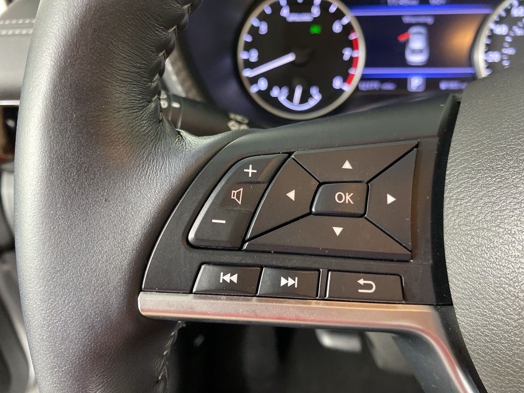 2020 Nissan Sentra SV photo 5