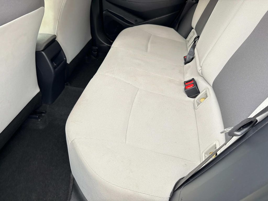 2022 Toyota Corolla LE photo 13