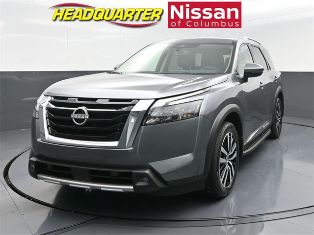 2025 Nissan Pathfinder Platinum's photo