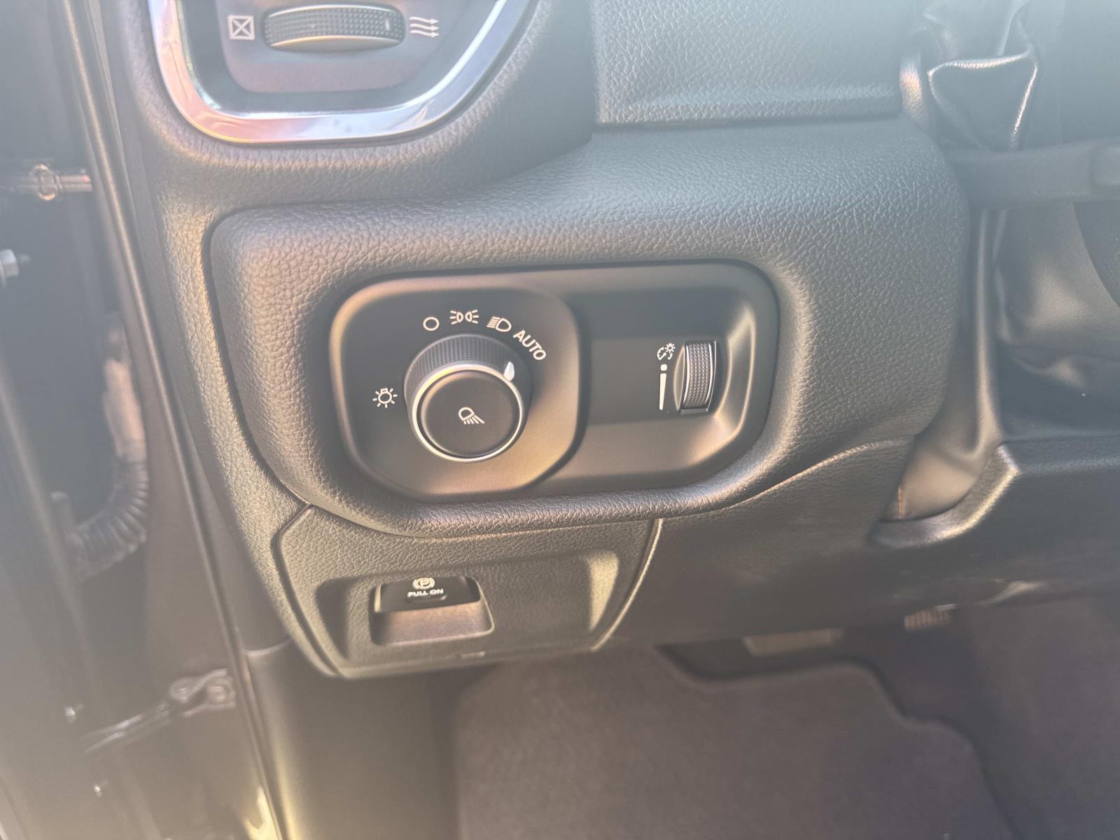 2024 Ram 1500 Laramie photo 19