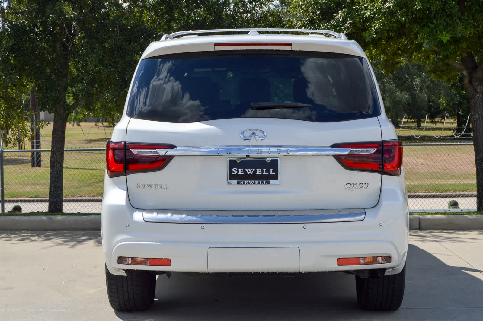 2022 Infiniti QX80 Sensory photo 5