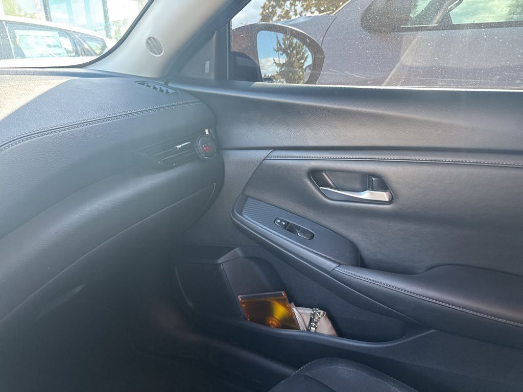 2023 Nissan Sentra SV photo 6