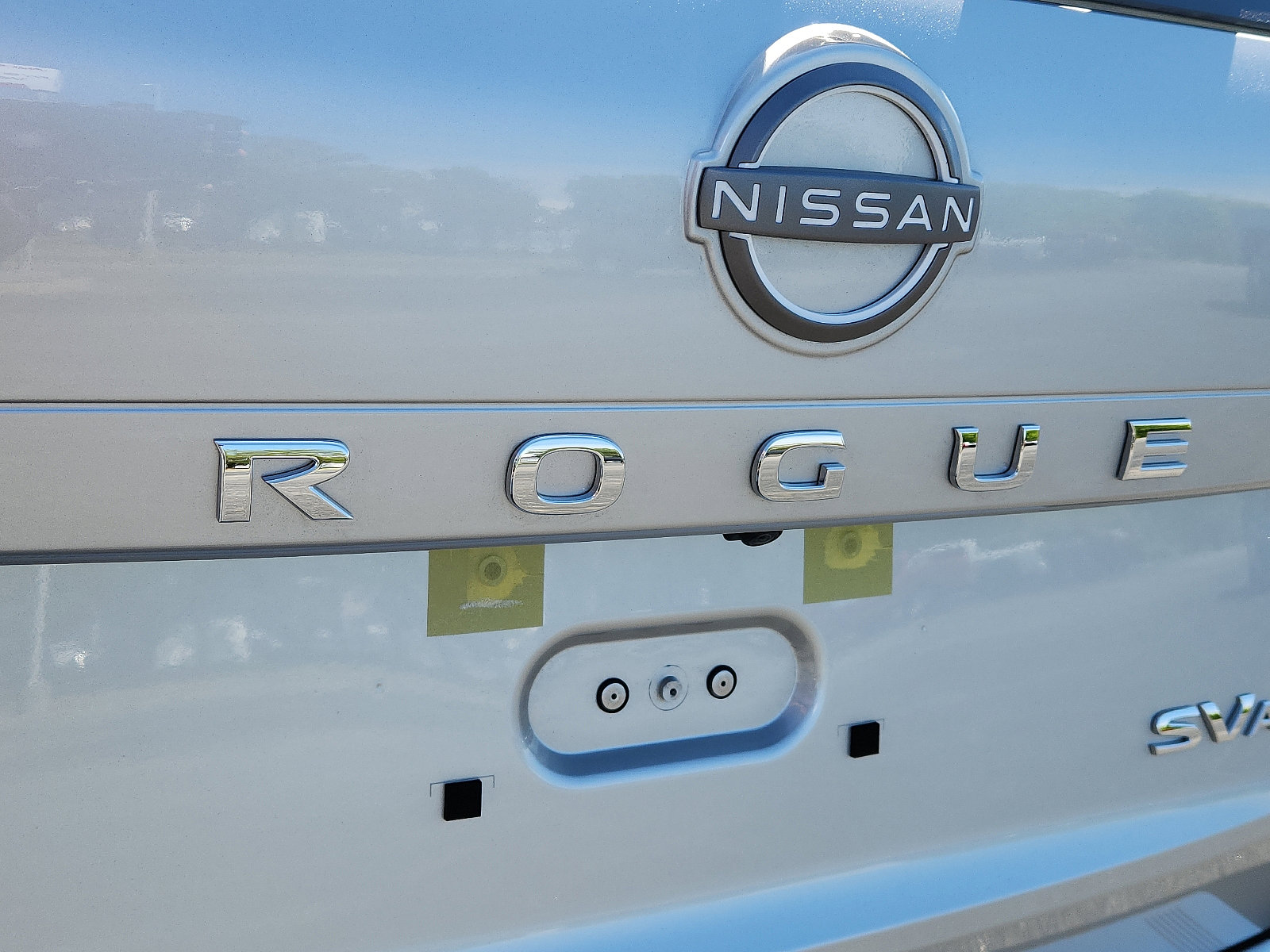 2023 Nissan Rogue SV photo 5