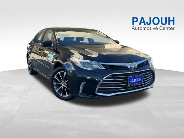 2017 Toyota Avalon XLE Premium's photo