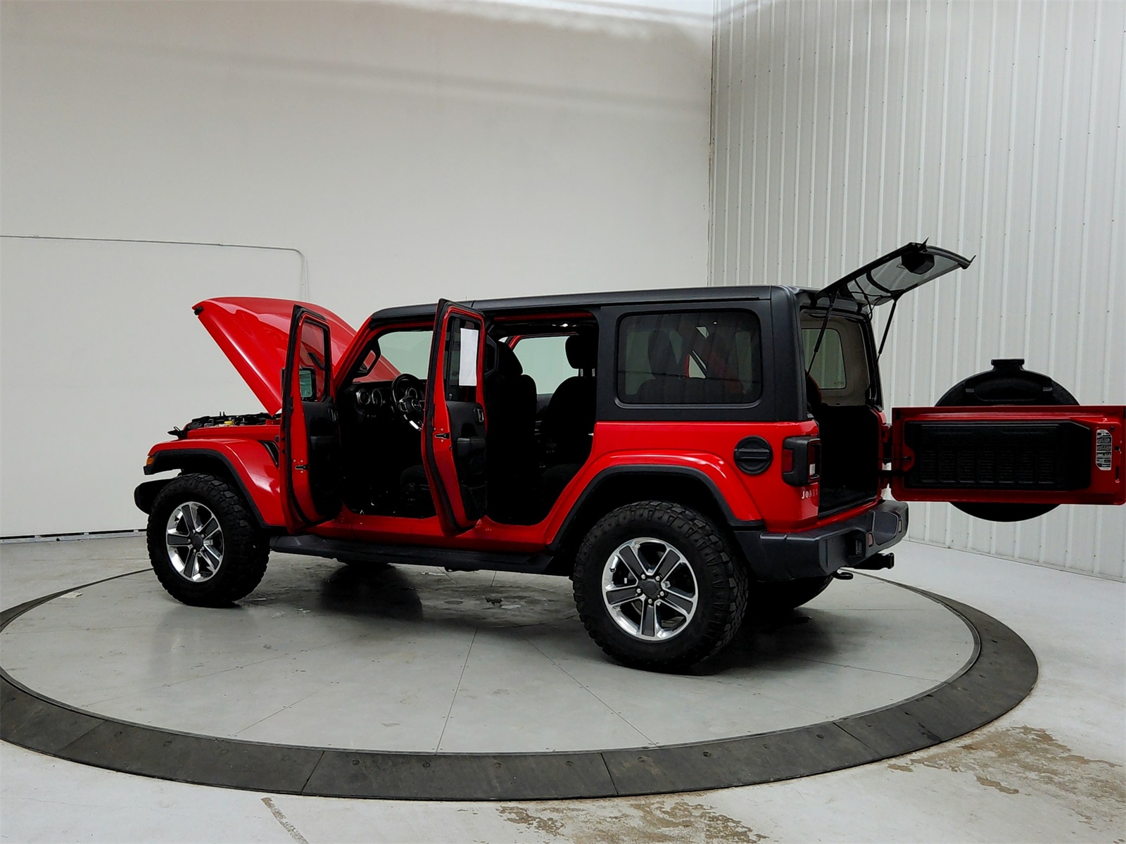 2020 Jeep Wrangler Unlimited Sahara photo 13