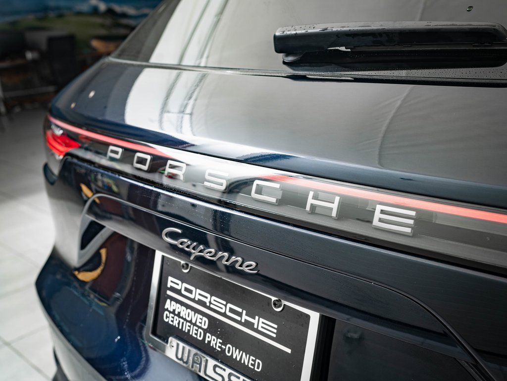 2023 Porsche Cayenne Platinum Edition photo 17