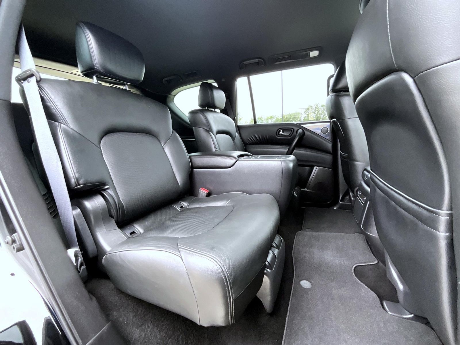 2022 Nissan Armada SL photo 21