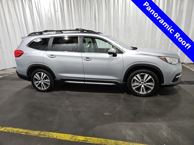 2022 Subaru Ascent Touring photo 2