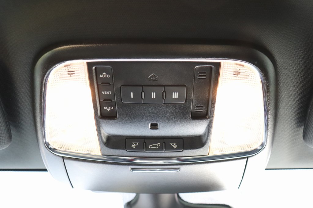2021 Jeep Grand Cherokee Anniversary Edition photo 24