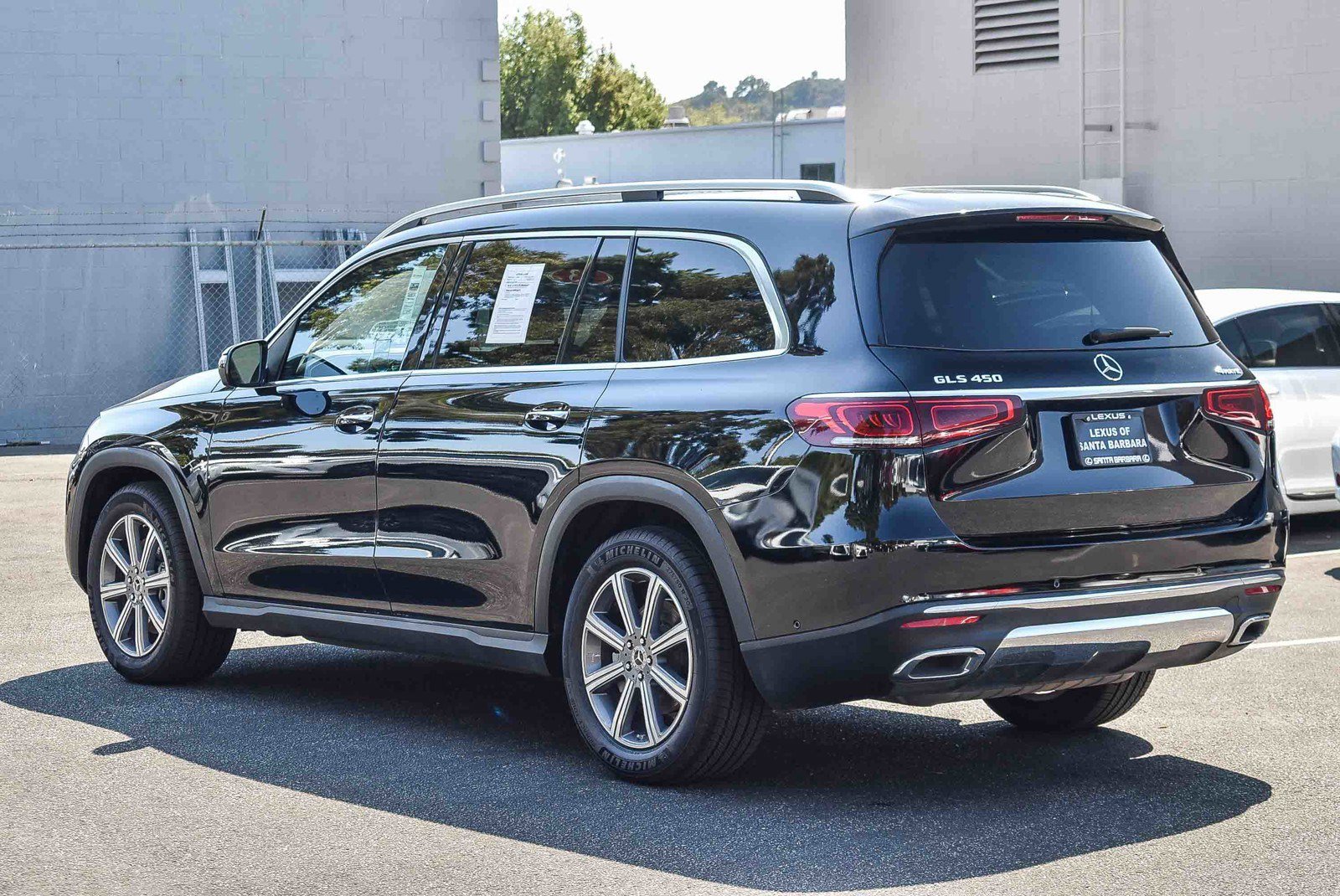 2023 Mercedes Benz GLS 450 4MATIC photo 2