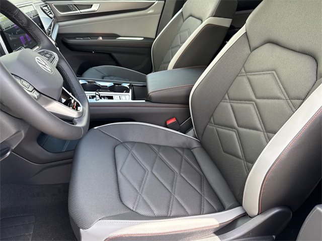 2025 Volkswagen Atlas Peak Edition SE photo 31