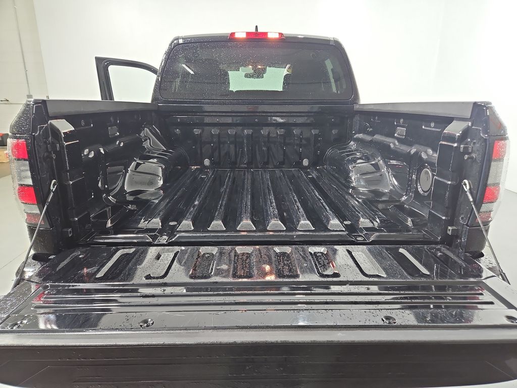 2022 Nissan Frontier S photo 18