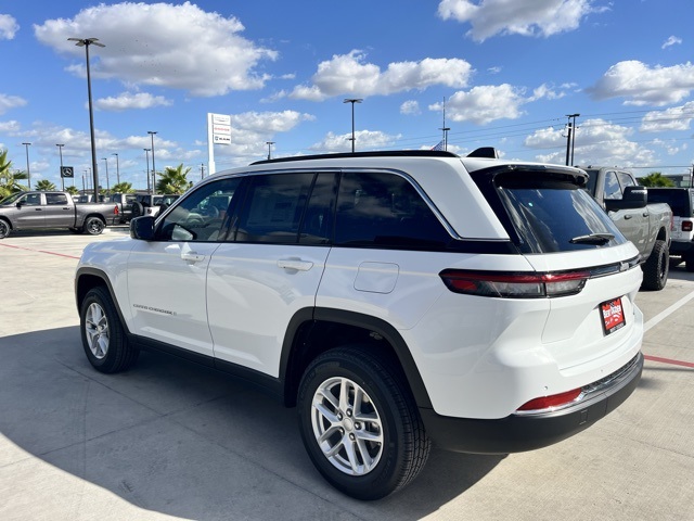 2025 Jeep Grand Cherokee Laredo X photo 4