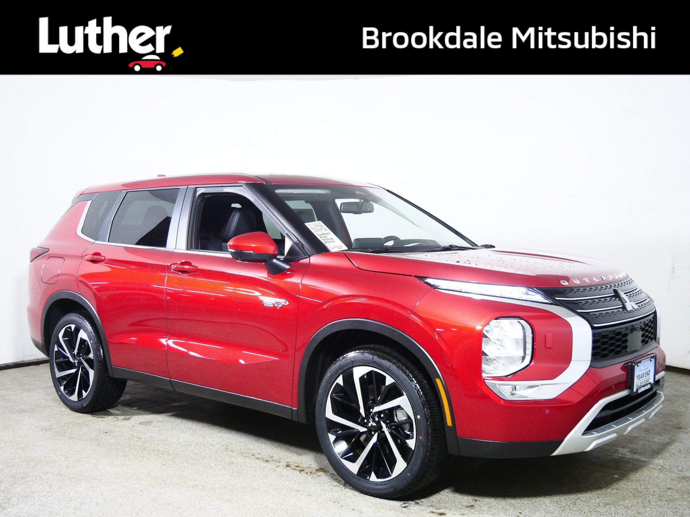 2025 Mitsubishi Outlander Plug-in Hybrid SE's photo