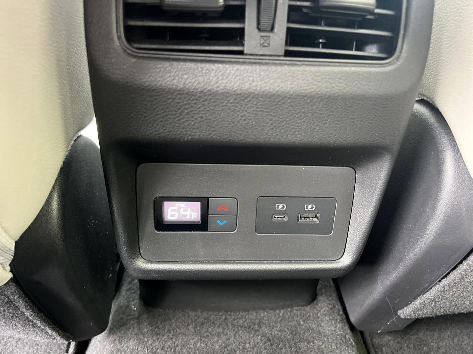 2023 Nissan Rogue SL photo 18