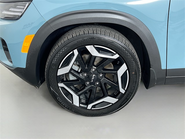 2024 Kia Seltos SX photo 22