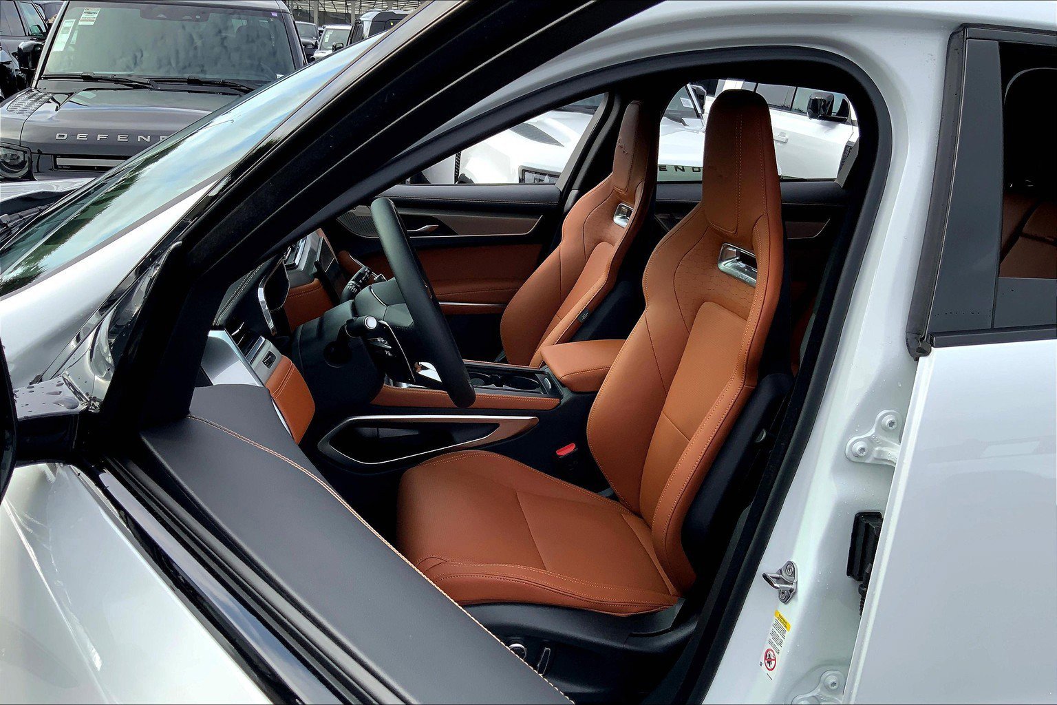 2026 Jaguar F-PACE P400 R-Dynamic S photo 9