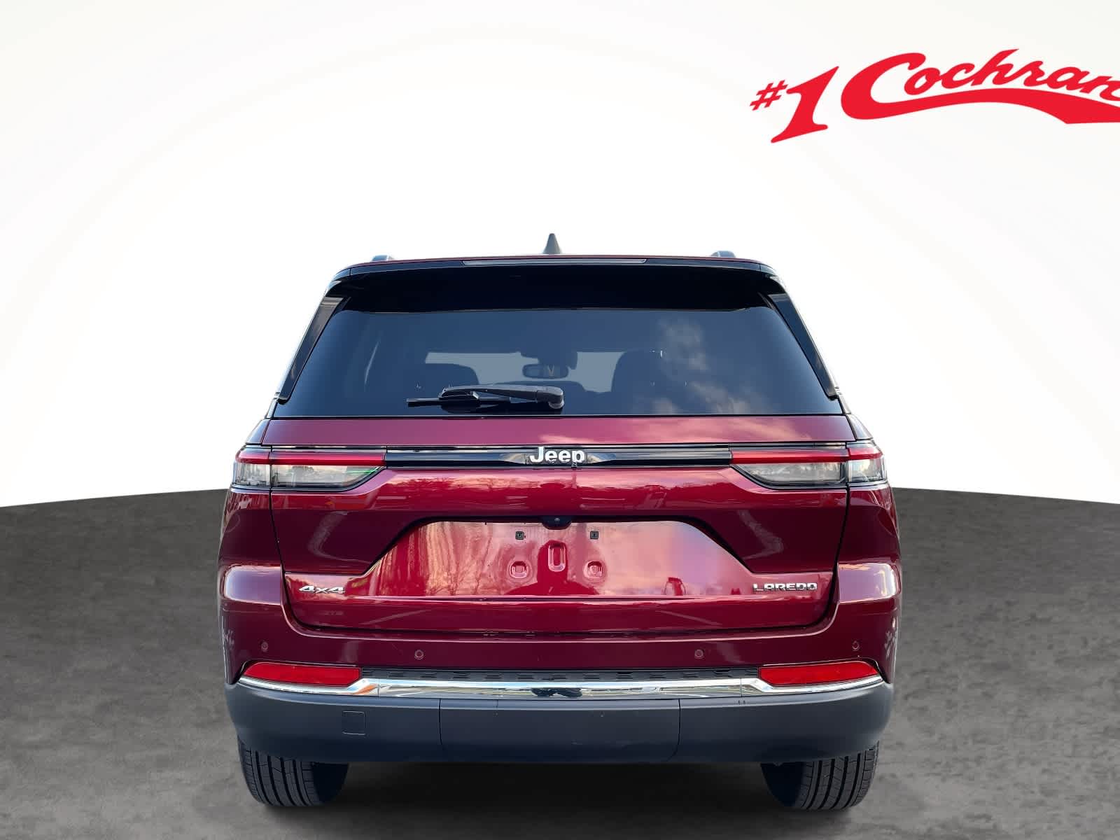 2023 Jeep Grand Cherokee Laredo photo 3