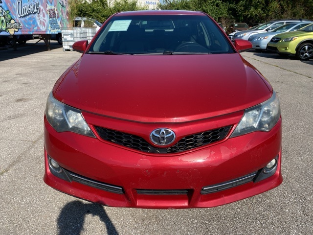 2012 Toyota Camry SE photo 2