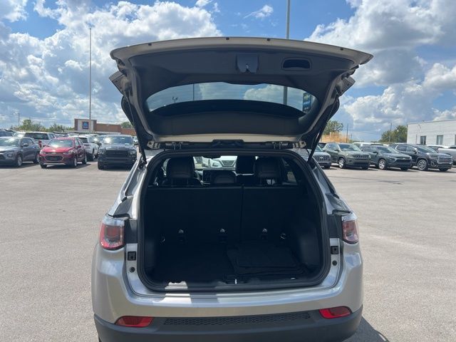 2022 Jeep Compass Altitude photo 9