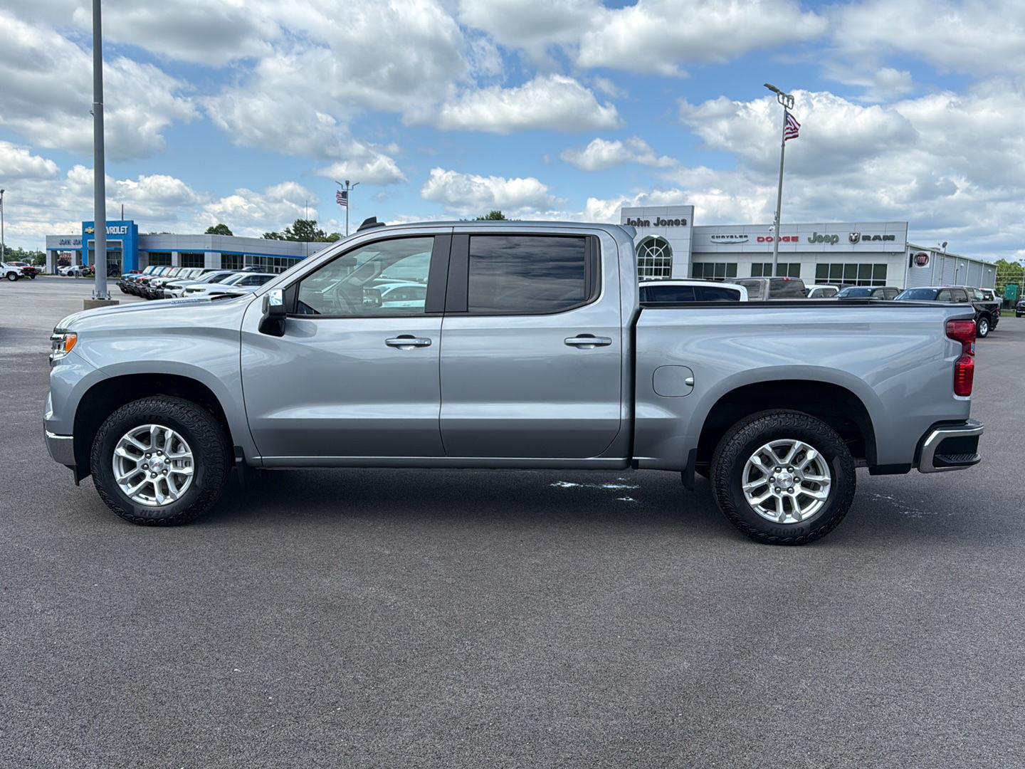 2024 Chevrolet Silverado 1500 Z71 photo 3