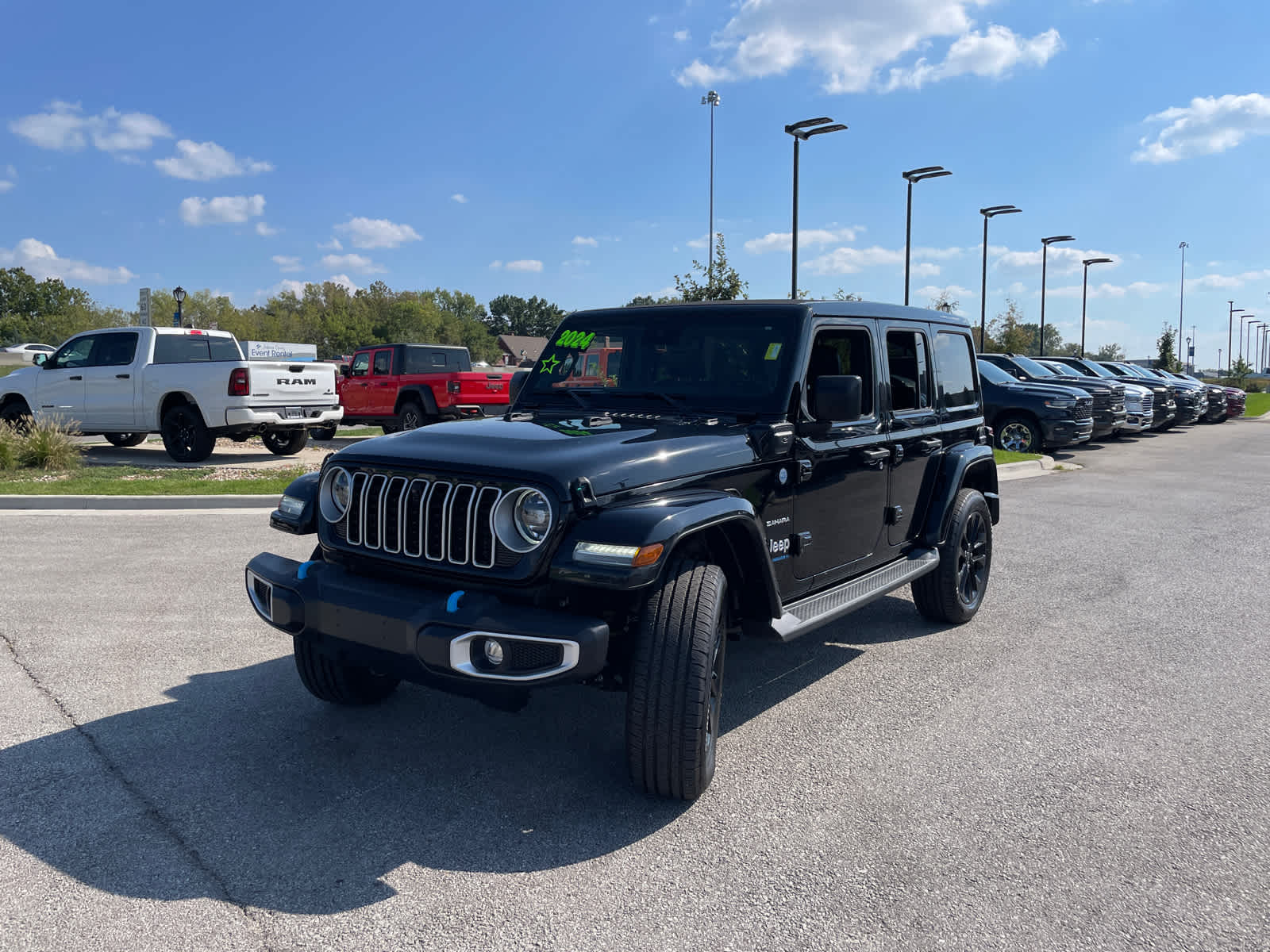 2024 Jeep Wrangler 4xe Sahara photo 3