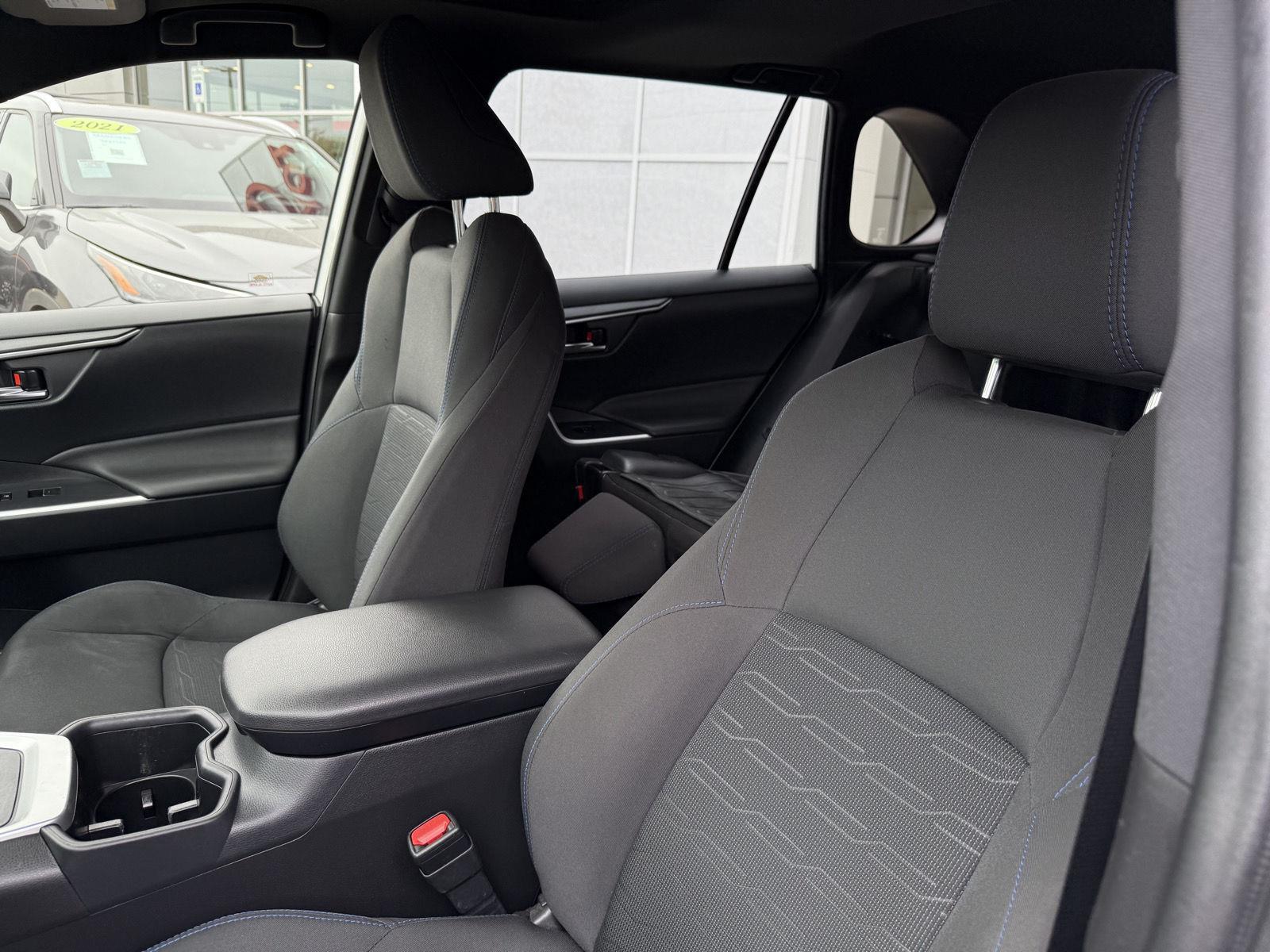 2022 Toyota RAV4 Hybrid SE photo 12