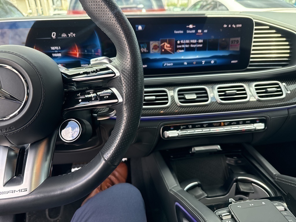 2024 Mercedes Benz GLS 63 AMG 4MATIC photo 4