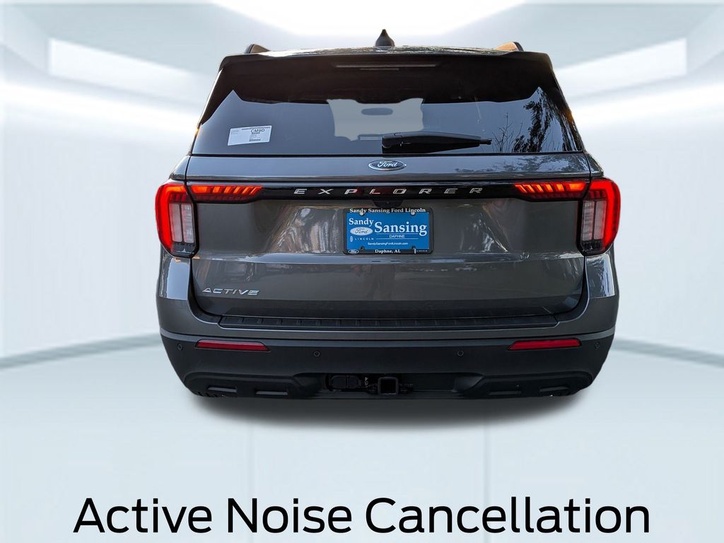 2026 Ford Explorer photo 4