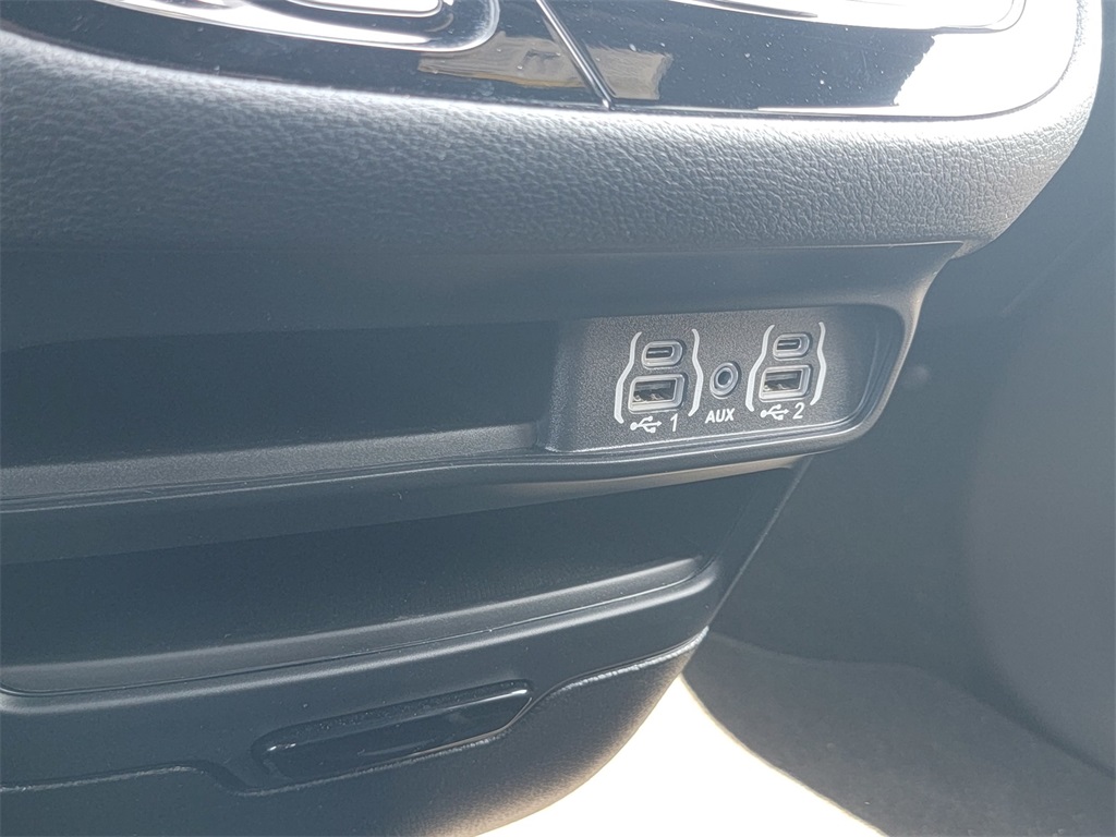 2024 Chrysler Pacifica Touring L photo 19